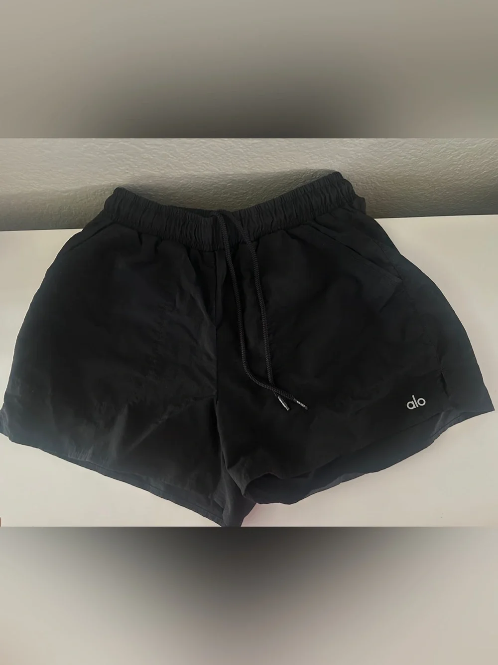 Alo yoga alumni shorts